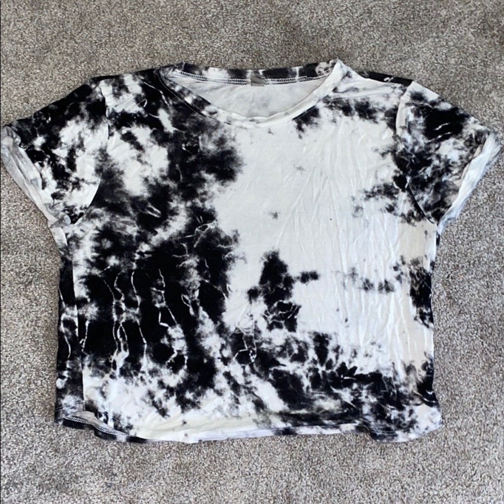 Black & White Tie Dye Crop T-shirt